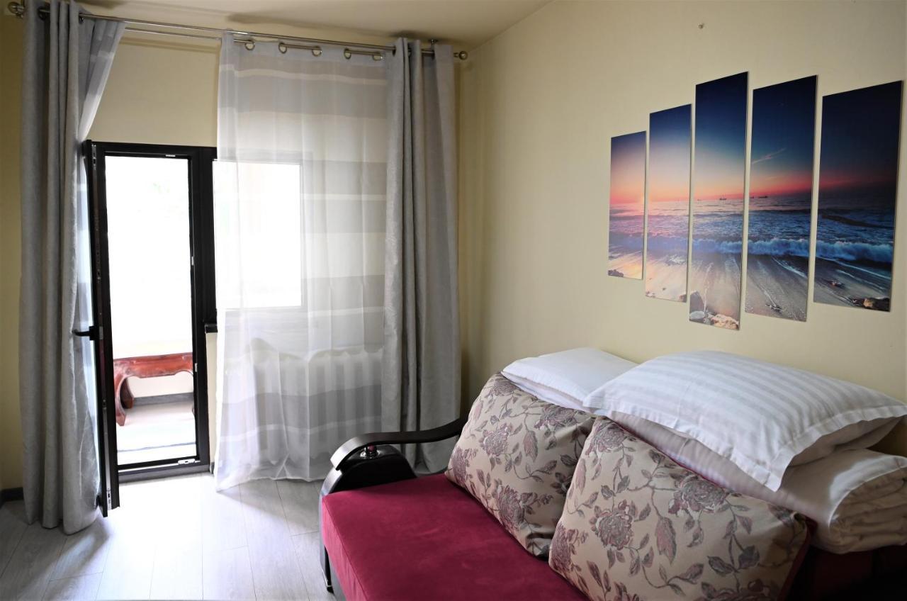 Marin Hotel Apartment Braşov Esterno foto